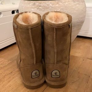 Amazing new without box bear paw fur lined suede boots.  Size 8